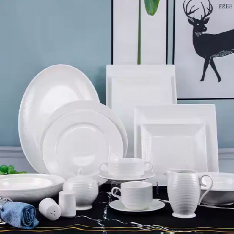 टिकाऊ चीनी मिट्टी के बर्तन सेट